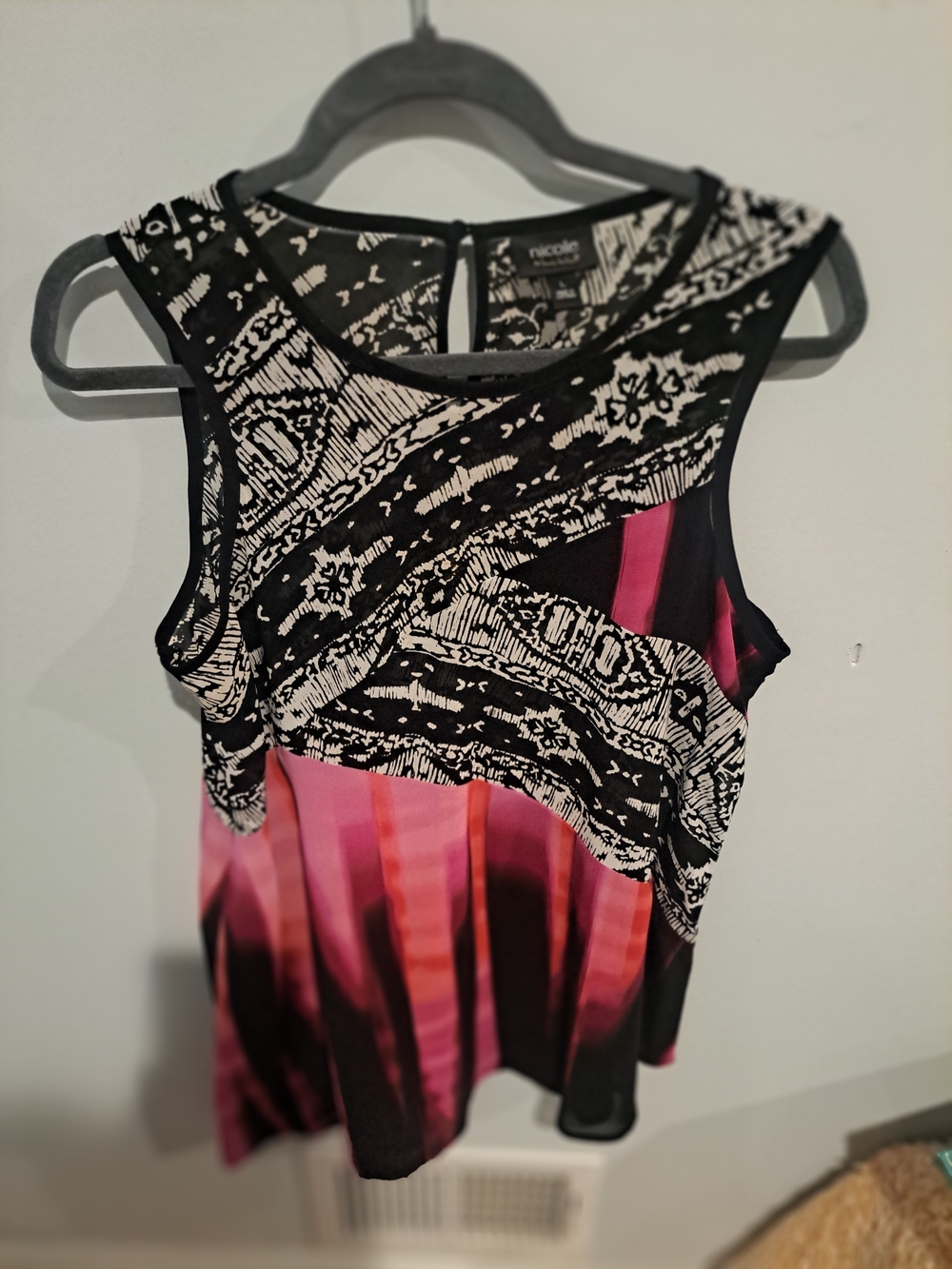 Nicole Miller Black and Pink Print Sleeveless Flared Tank